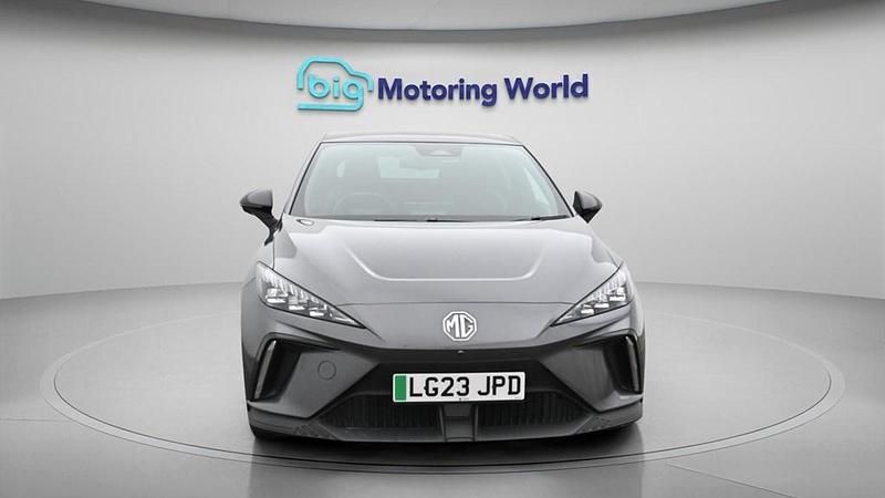 Begagnad MG MG4 EV Trophy 319 kW (435 HK) 2023 Halvkombi