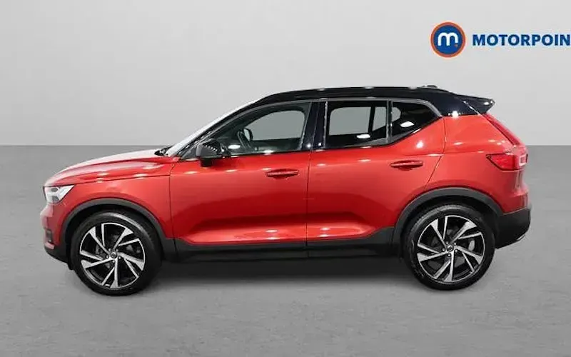 Used Volvo XC40 R-Design Pro 150 HP (110 kW) 2019 Red SUV