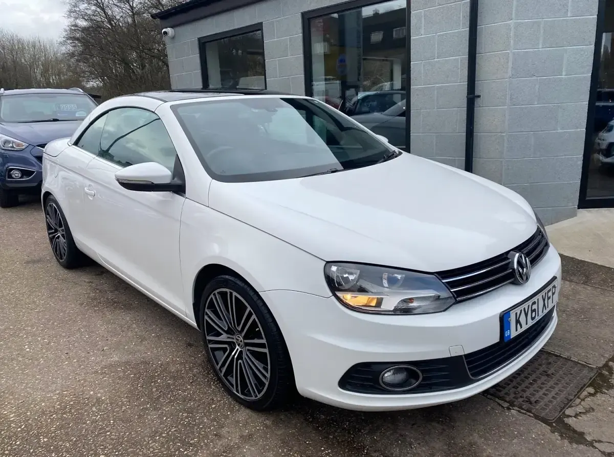 Used VW Eos Sportline 140 HP (102 kW) 2011 White Cabriolet