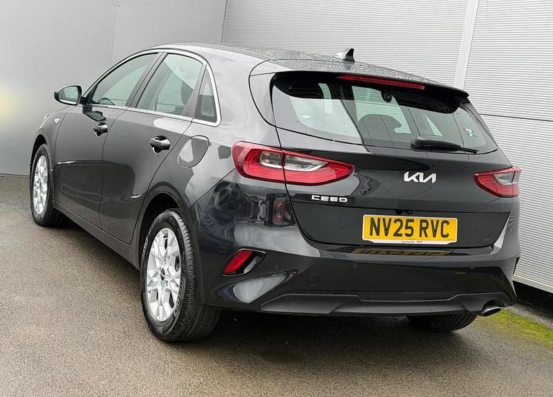 Used Kia Ceed 138 HP (101 kW) 2025 Black Hatchback