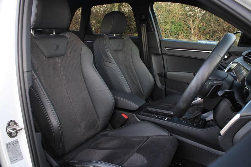 Usado Audi Q3 Advanced 150 HP (110 kW) 2019 Branco SUV