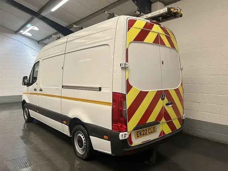 Used Mercedes Sprinter Progressive 150 HP (110 kW) 2022 White Van