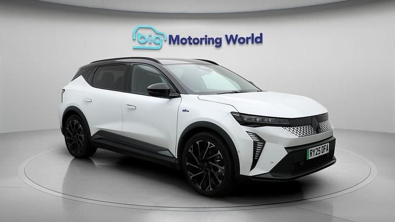 White/black Used 2025 Renault Scenic E-Tech Techno Esprit Alpine SUV | £31,200 (Expensive) - Image 1/4