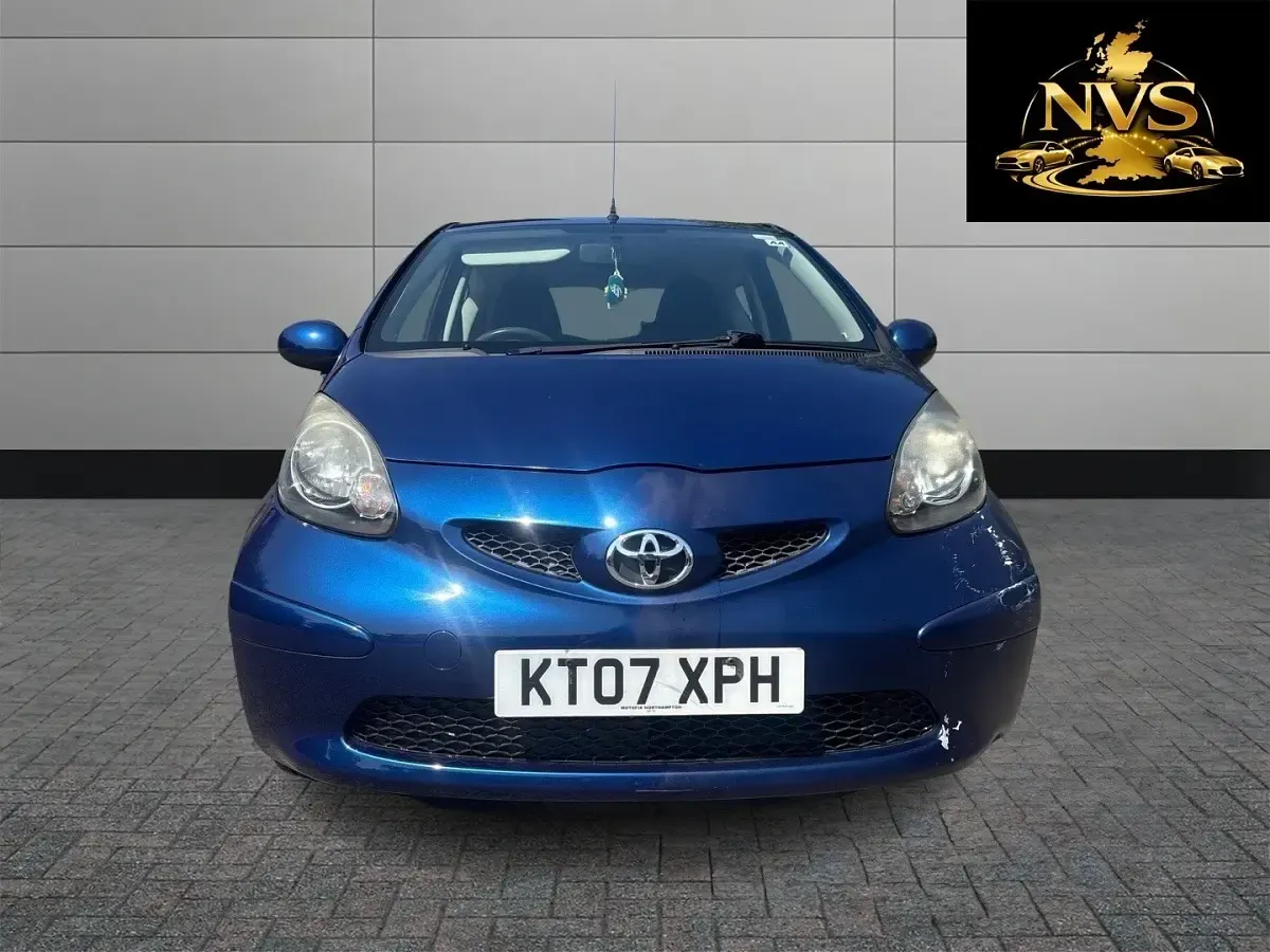 Used Toyota Aygo 67 HP (49 kW) 2007 Blue Hatchback