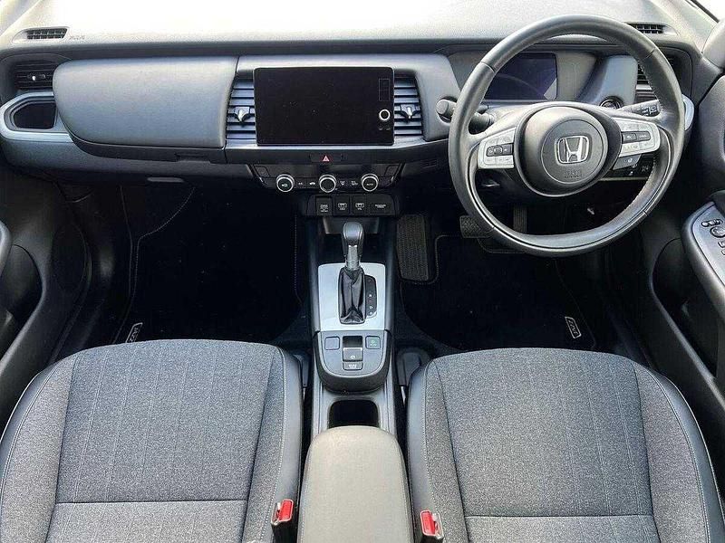 Second-hand Honda Jazz Hybrid 109 CP (80 kW) 2023 Roșu Hatchback