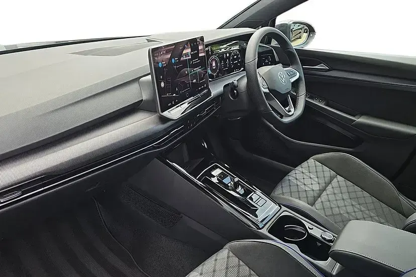 New VW Golf VIII R-line 148 HP (108 kW) 2026 Grenadilla black Hatchback