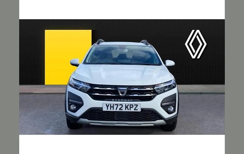 Used Dacia Sandero Prestige 90 HP (66 kW) 2022 White SUV