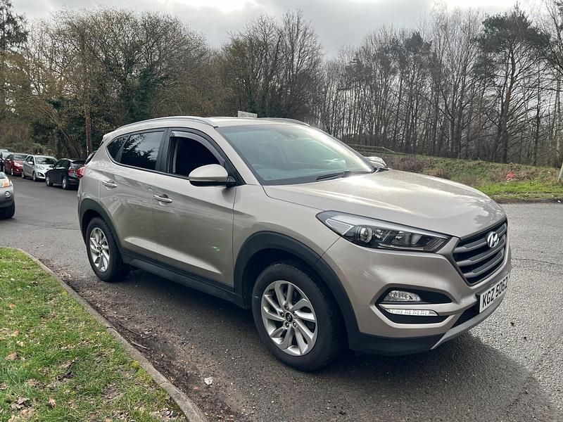 Used Hyundai Tucson SE 132 HP (97 kW) 2018 Beige SUV