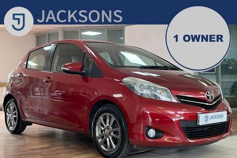 Red Used 2014 Toyota Yaris Plus Hatchback | £6,995 (Fair price) - Image 1/1