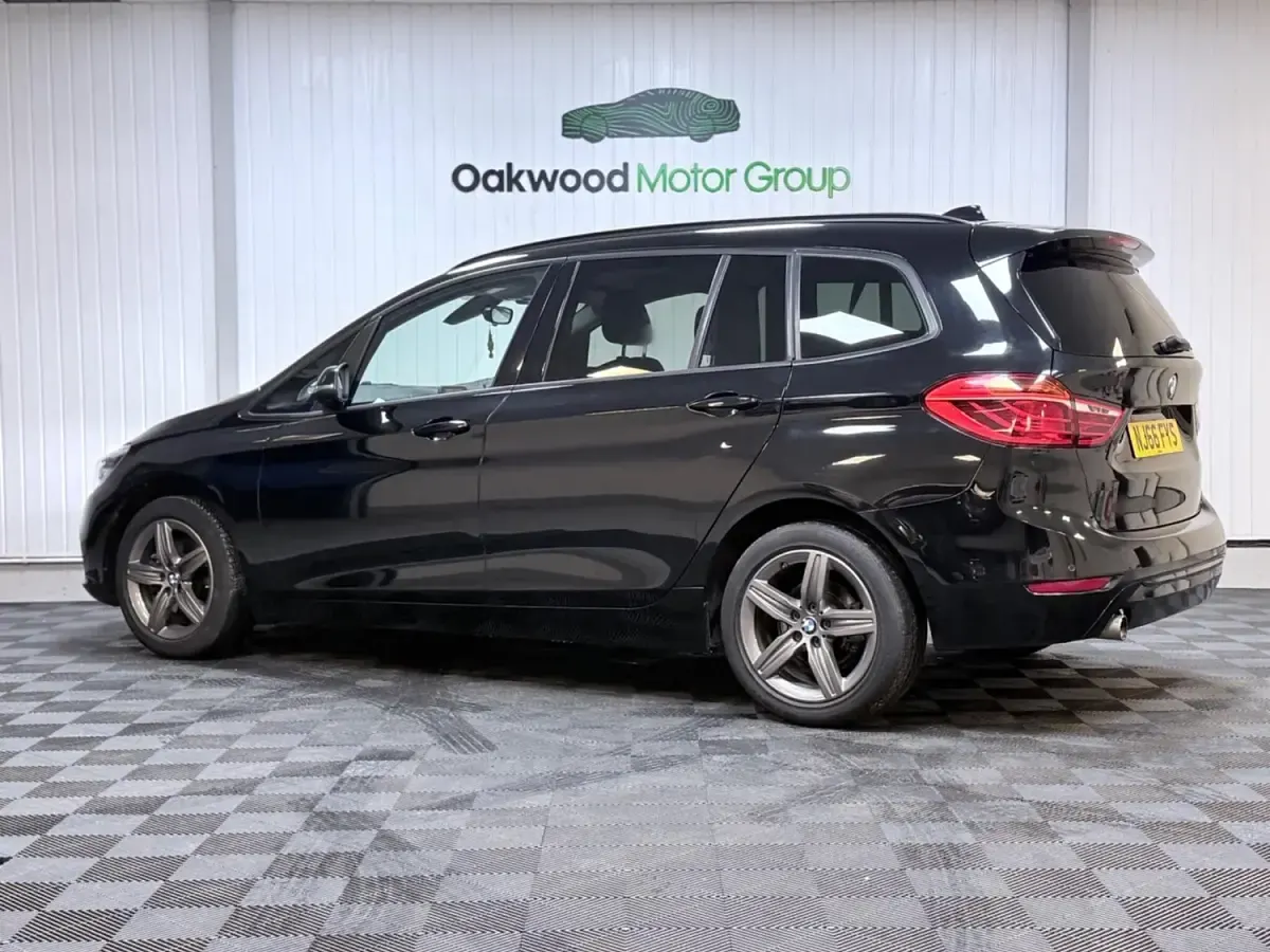 Begagnad BMW 218 Sport Line 2016 Svart Kombi