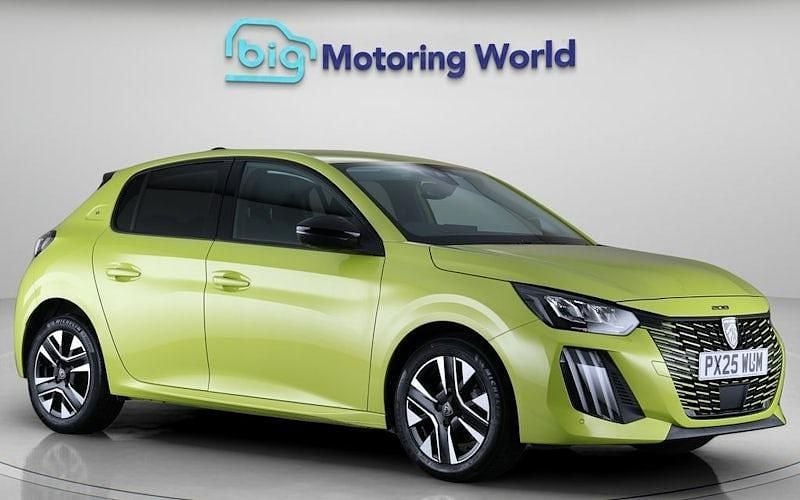 Used Peugeot 208 Allure 101 HP (74 kW) 2025 Yellow Hatchback