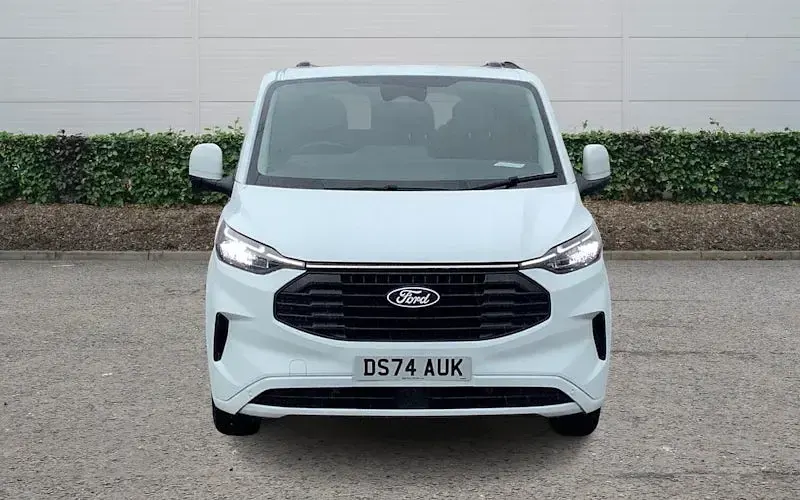 Used Ford Transit Custom Limited 136 HP (100 kW) 2025 Estate