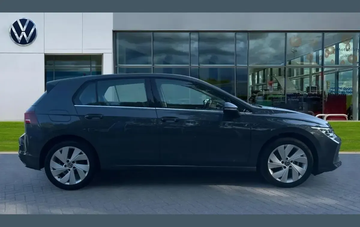 Used VW Golf VIII Style 147 HP (108 kW) 2025 Grey Hatchback