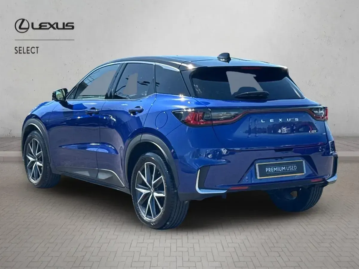 Used Lexus LBX 136 HP (100 kW) 2024 Blue/black SUV