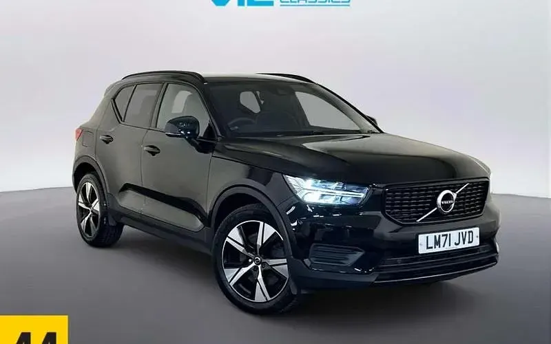 Używany Volvo XC40 R-Design 211 KM (155 kW) 2021 SUV