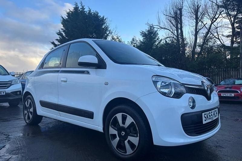 Used Renault Twingo Play 70 HP (51 kW) 2015 White Hatchback