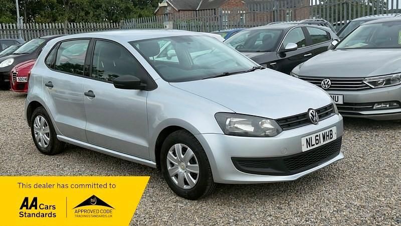 Begagnad VW Polo S 2011 Silver Halvkombi
