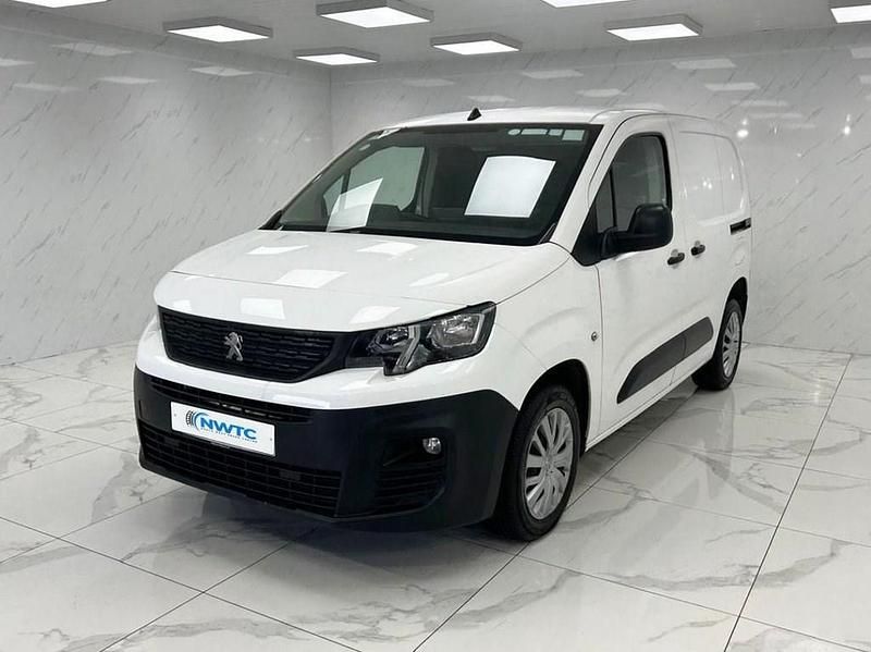 Used Peugeot Partner 2019 White MPV