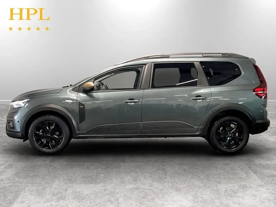 Used Dacia Jogger Extreme 110 HP (80 kW) 2024 Green MPV