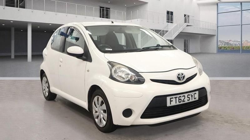 White Used 2012 Toyota Aygo Hatchback | £1,995 (Fair price) - Image 1/4