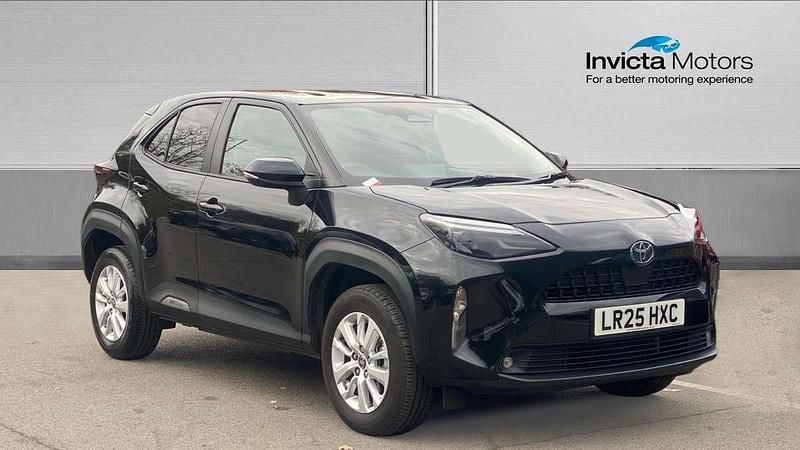 Black Used 2025 Toyota Yaris Hybrid Hatchback | £22,300 (A bit pricey) - Image 1/4