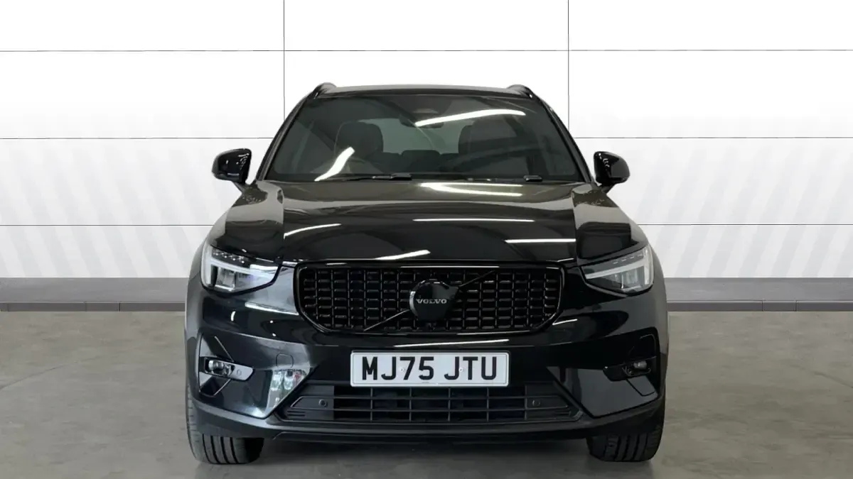 Used Volvo XC40 Plus 163 HP (119 kW) 2025 Blue SUV