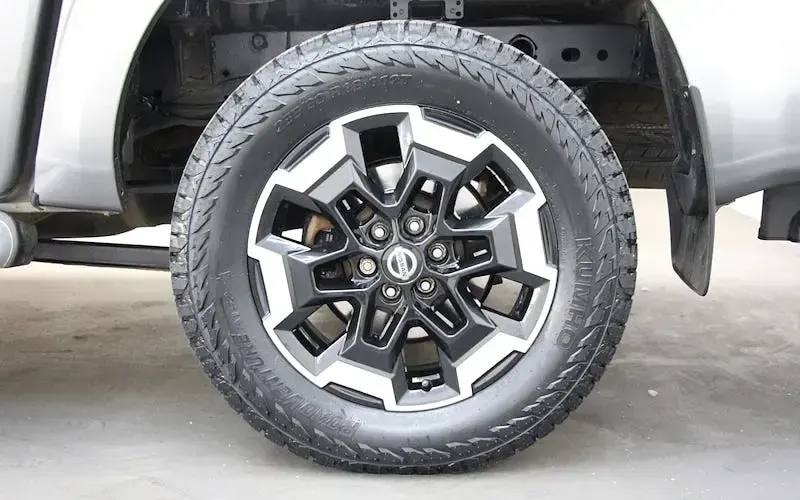 Used Nissan Navara Tekna 190 HP (139 kW) 2020 Grey Pickup