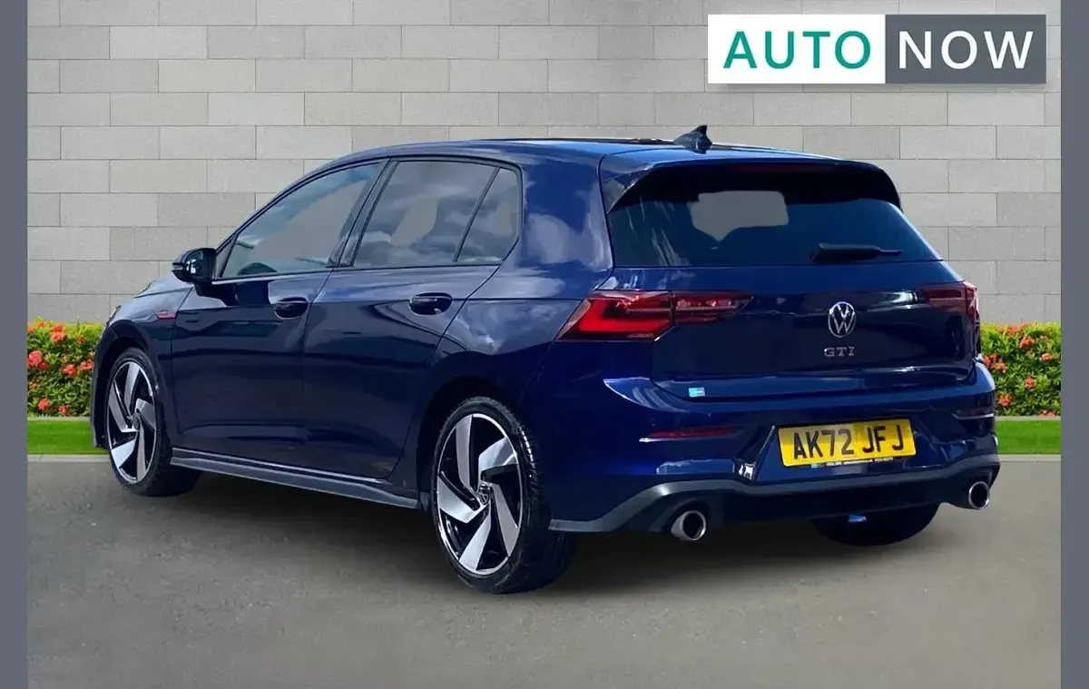 Used VW Golf VIII GTI 245 HP (180 kW) 2022 Blue Hatchback
