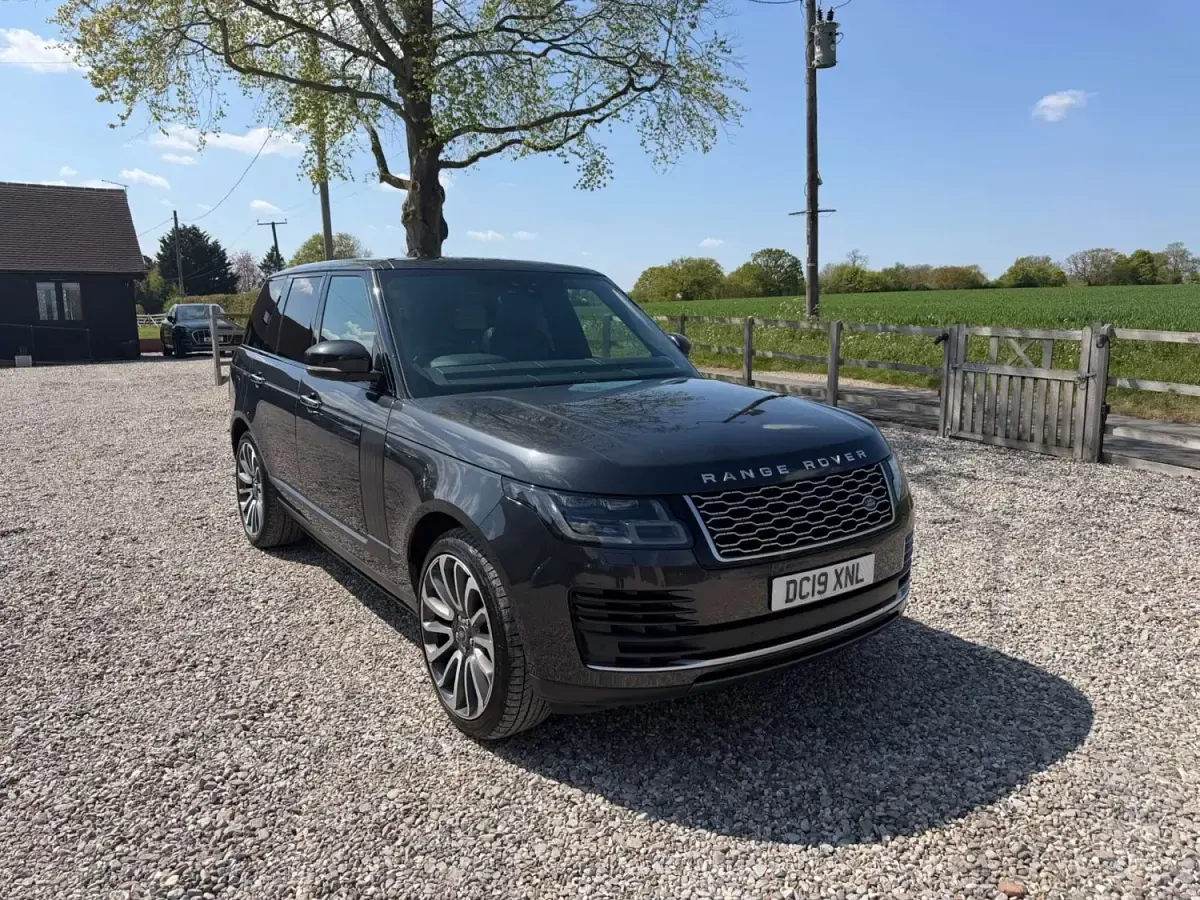 Begagnad Land Rover Range Rover Vogue SE 275 HK (202 kW) 2019 Grå SUV