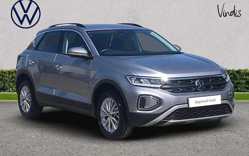 Used 2026 VW T-Roc Life SUV | £19,900 (Fair price) - Image 1/4