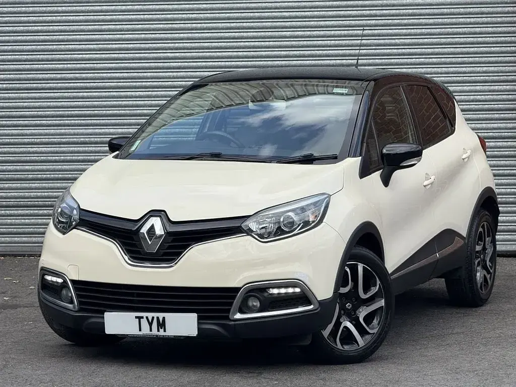 Used Renault Captur Dynamique 90 HP (66 kW) 2014 White SUV