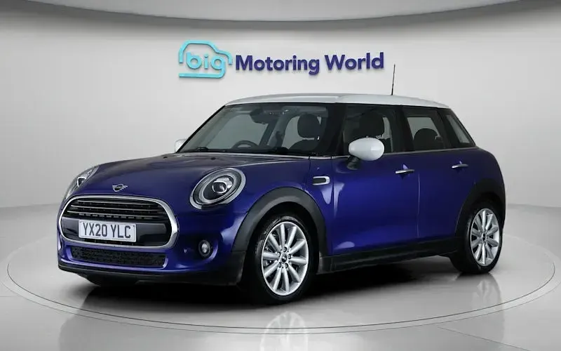 Begagnad Mini Cooper Classic 136 HK (100 kW) 2020 Blå Halvkombi