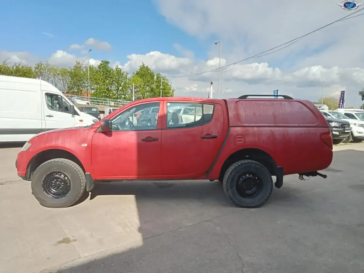 Usado Mitsubishi L200 134 HP (98 kW) 2015 Vermelho Pickup
