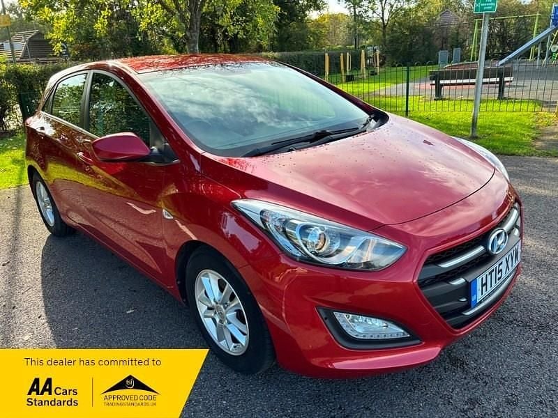 Red Used 2015 Hyundai i30 SE Hatchback | £4,990 (Fair price) - Image 1/3