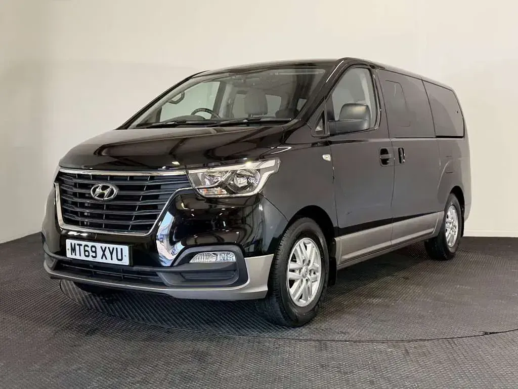 Used Hyundai I800 SE 2019 Black MPV