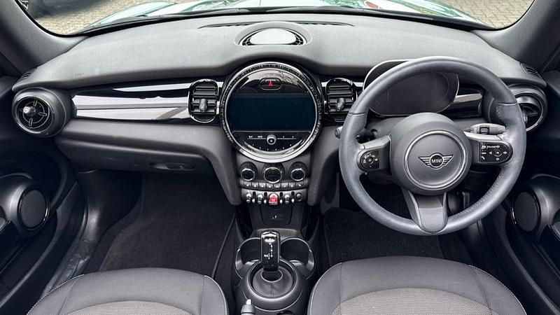 Used Mini Cooper Classic 134 HP (98 kW) 2022 Green Hatchback