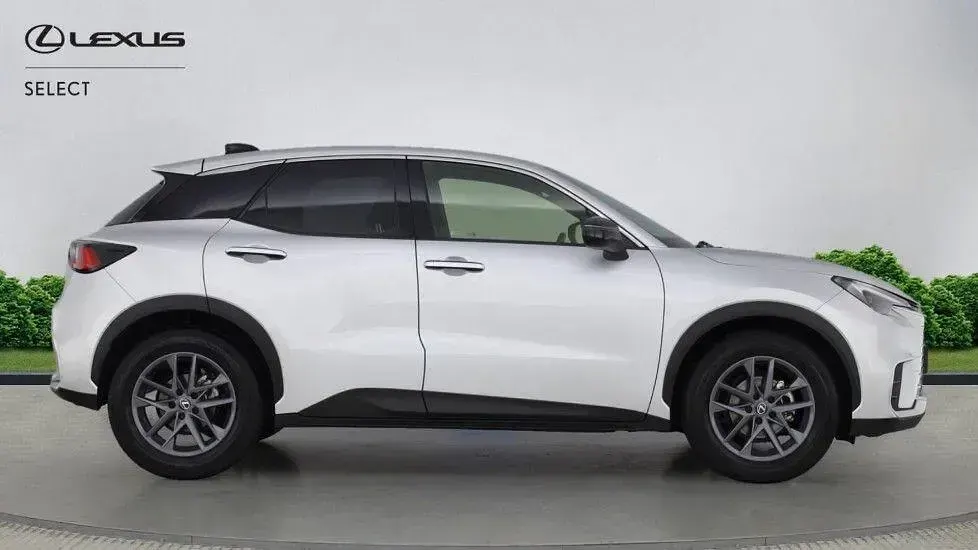 Used Lexus LBX 136 HP (100 kW) 2024 Silver SUV
