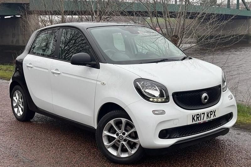 White Used 2017 Smart ForFour Passion Hatchback | £5,999 (Fair price) - Image 1/1