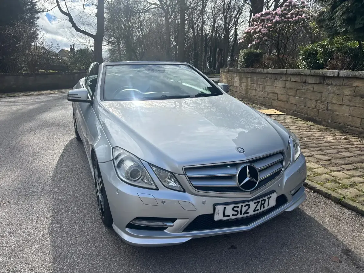 Usado Mercedes E250 204 HP (150 kW) 2012 Prateado Cabrios
