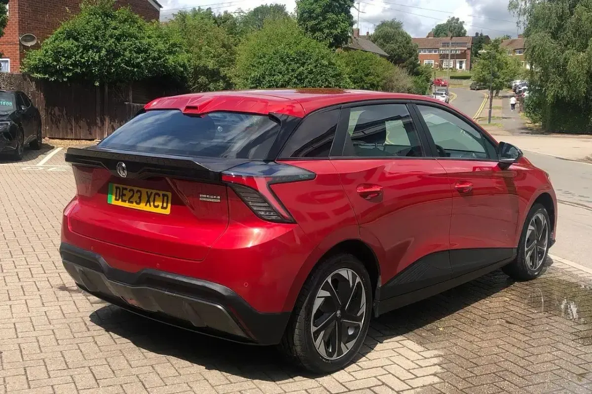 Used MG MG4 EV SE 147 kW (200 HP) 2023 Red Hatchback