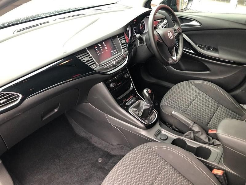 Used Vauxhall Astra SRi 150 HP (110 kW) 2018 Black Estate