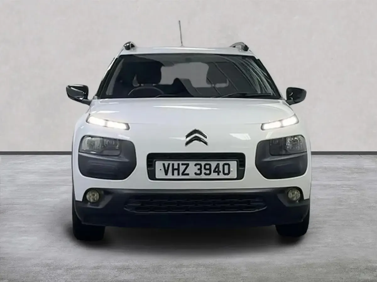 Used Citroën C4 Cactus Feel 82 HP (60 kW) 2017 White Hatchback