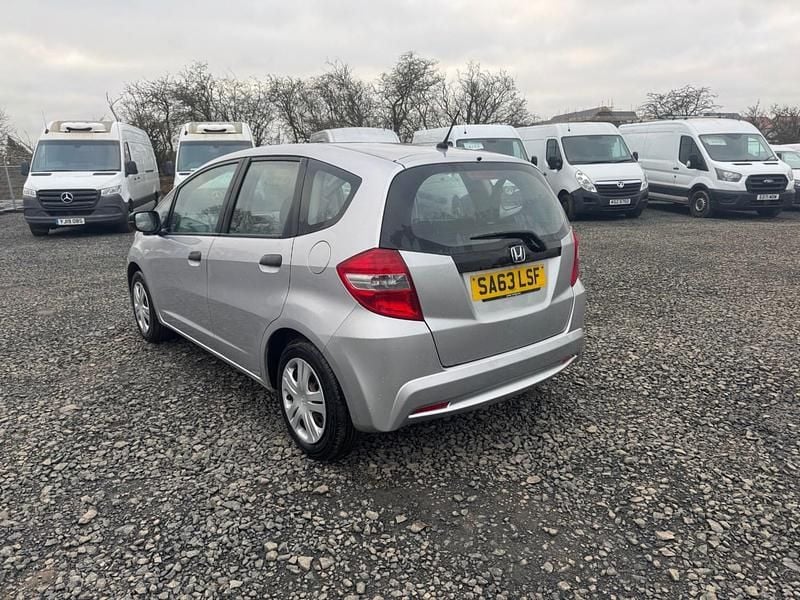 Used Honda Jazz S 90 HP (66 kW) 2013 Silver Hatchback