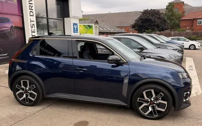 New Renault 5 E-Tech Komfort 110 kW (150 HP) 2026 Hatchback
