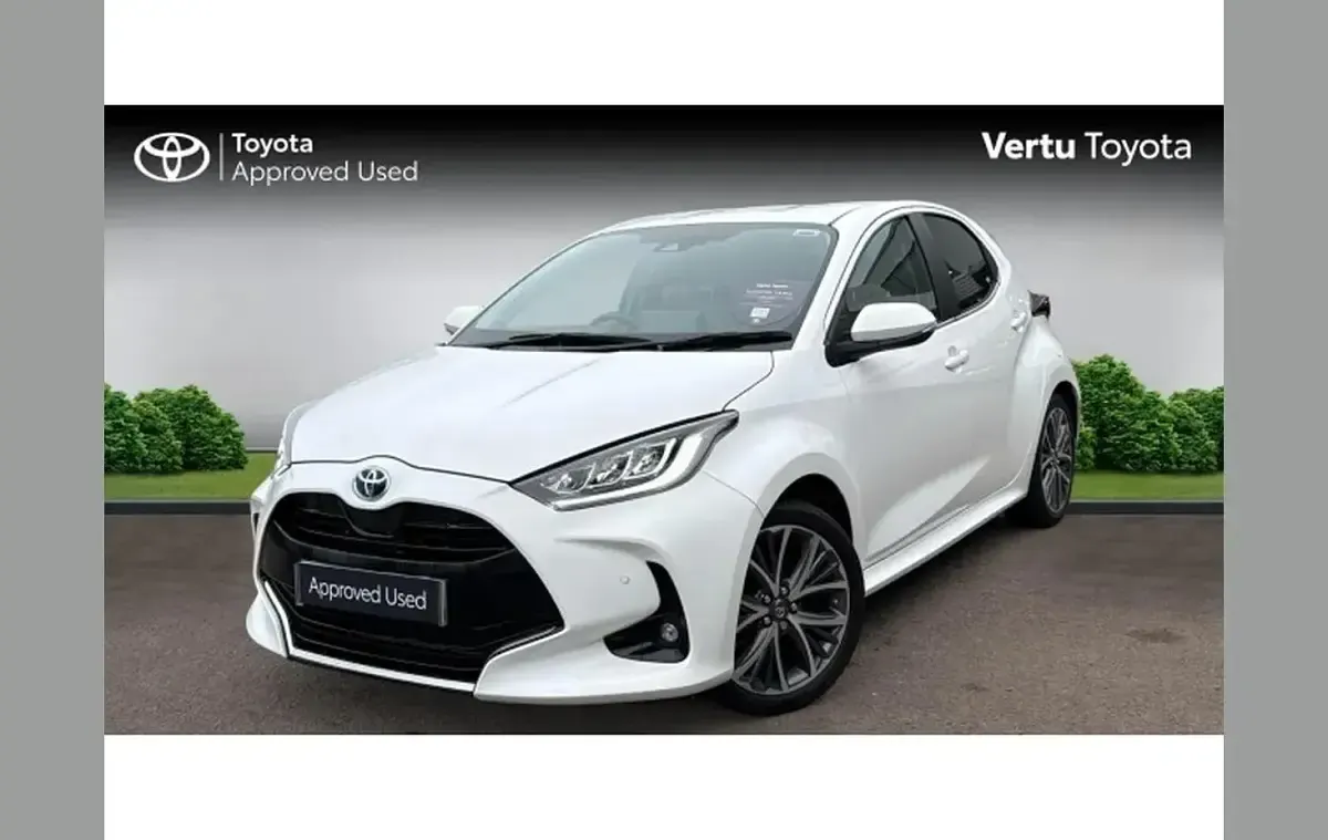 Used Toyota Yaris 116 HP (85 kW) 2022 White Hatchback