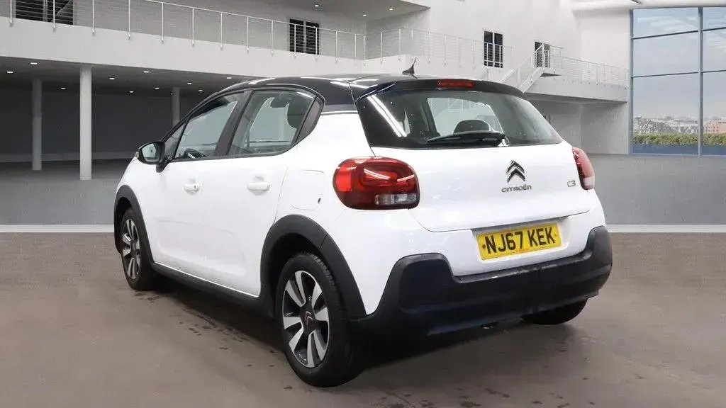Used Citroën C3 Feel 82 HP (60 kW) 2017 White Hatchback