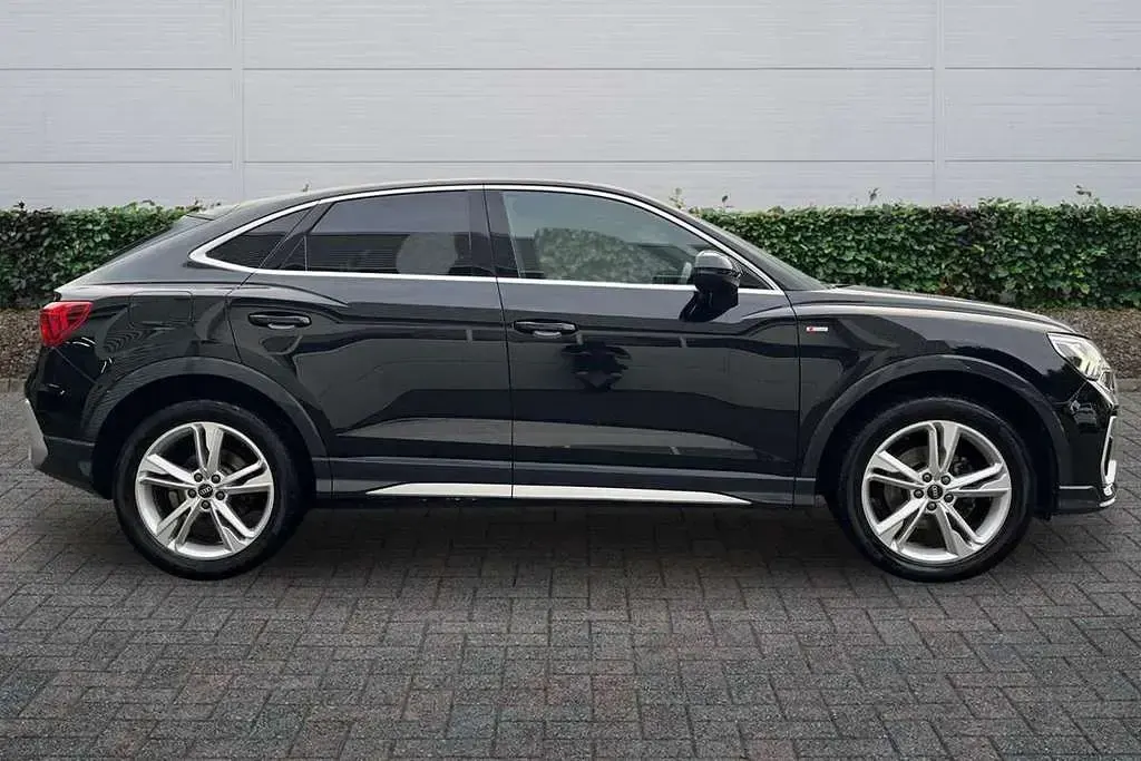 Used Audi Q3 S-Line 150 HP (110 kW) 2022 Black SUV