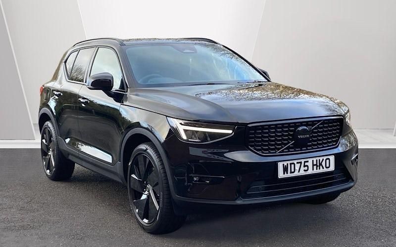 New 2025 Volvo XC40 Plus SUV | £36,544 (Good price) - Image 1/4