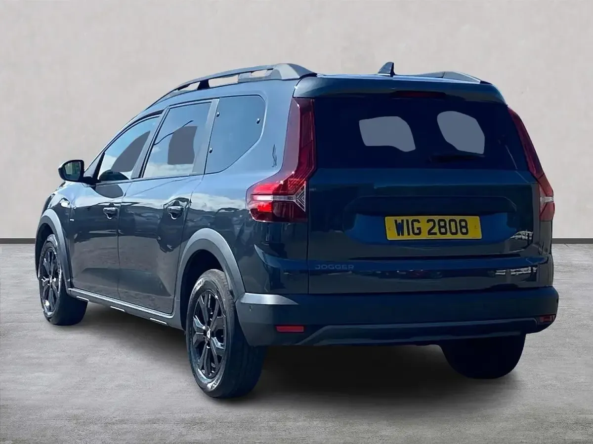 Used Dacia Jogger Extreme 110 HP (80 kW) 2022 Grey MPV