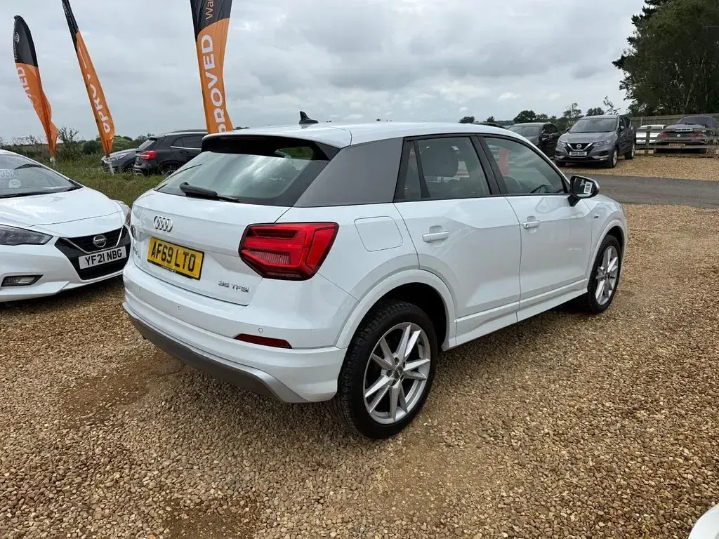 Used Audi Q2 S-Line 150 HP (110 kW) 2019 White SUV
